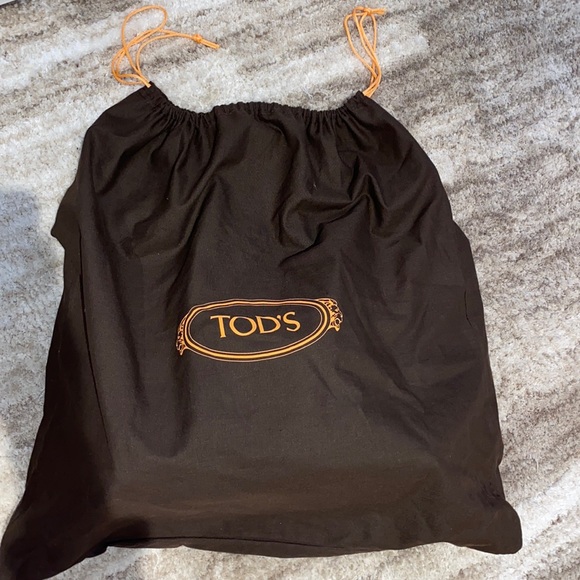 Tod’s Women’s Red Shoulder Bag New With Tags - Picture 5 of 5